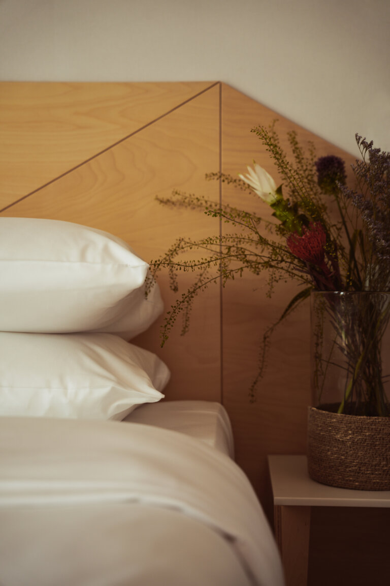 Kwiaty przy łóżku w NAMI